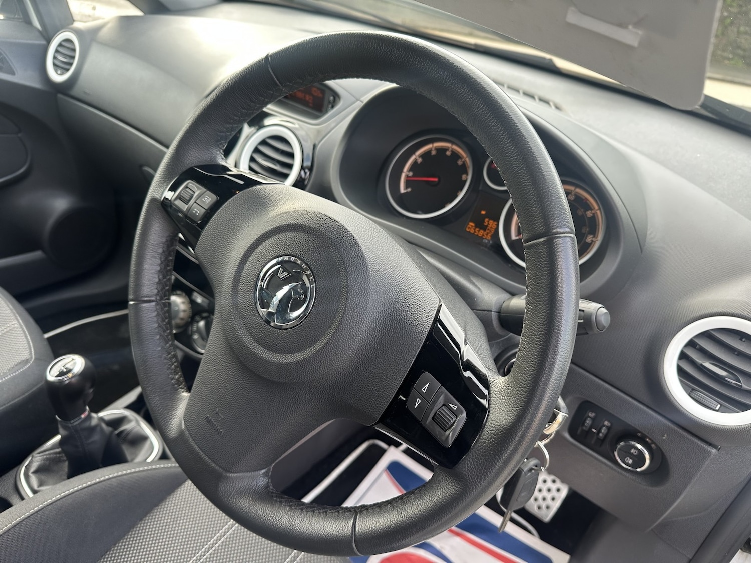 Used Vauxhall Corsa 2014 for sale - 77528356: Photo 2