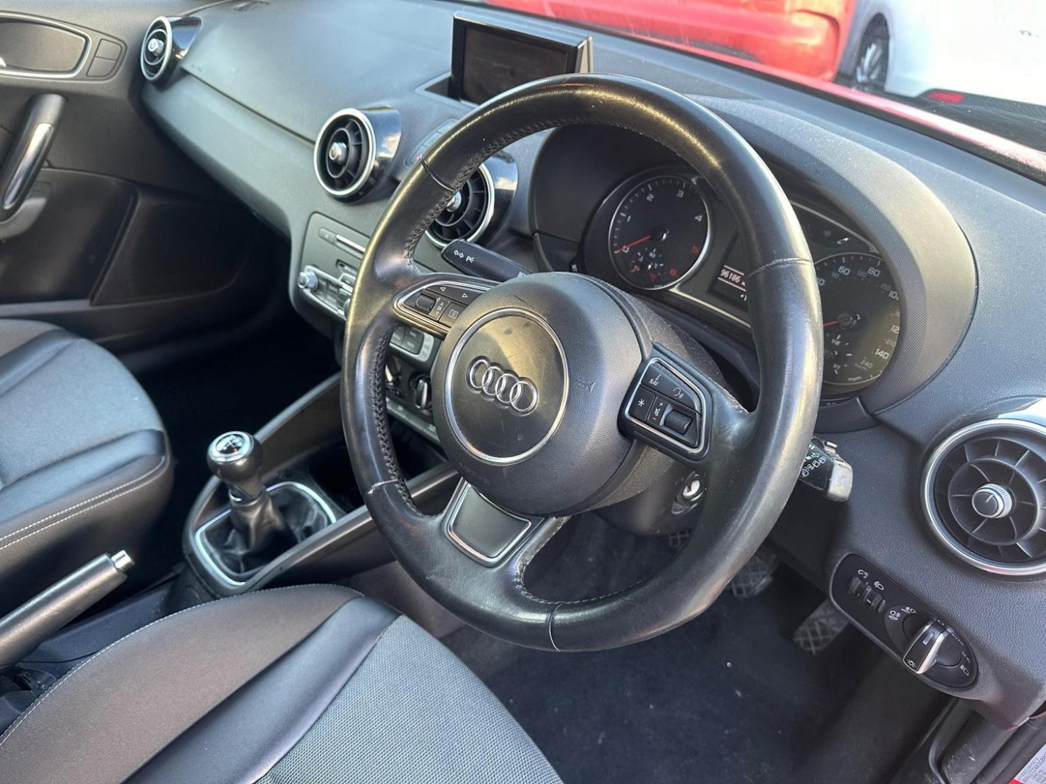 Used Audi A1 2015 for sale - 76793696: Photo 2