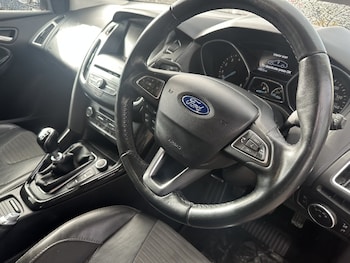 Used Ford Focus 2015 for sale - 76877589: Photo