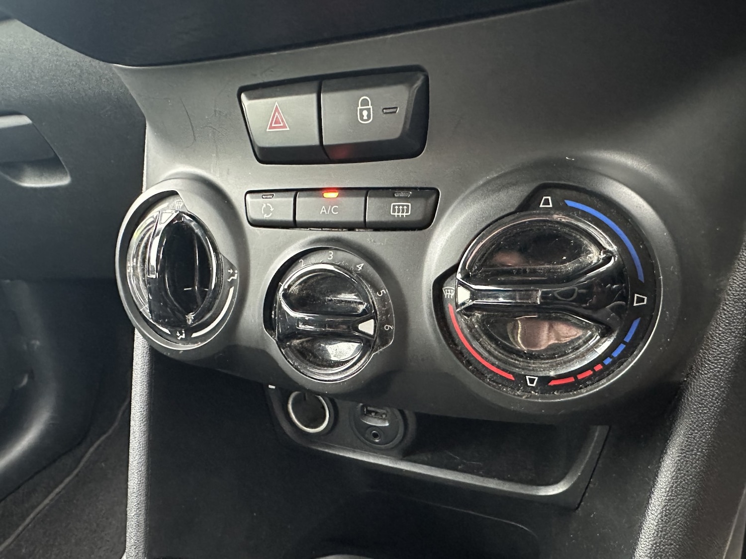 Used Peugeot 208 2015 for sale - 77709038: Photo 14