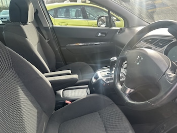 Used Peugeot 5008 2012 for sale - 77508543: Photo