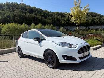 Used Ford Fiesta 2015 for sale - 75207804: Photo