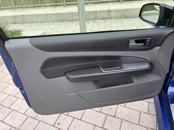 Used Ford Focus 2010 for sale - 75664494: Photo 25
