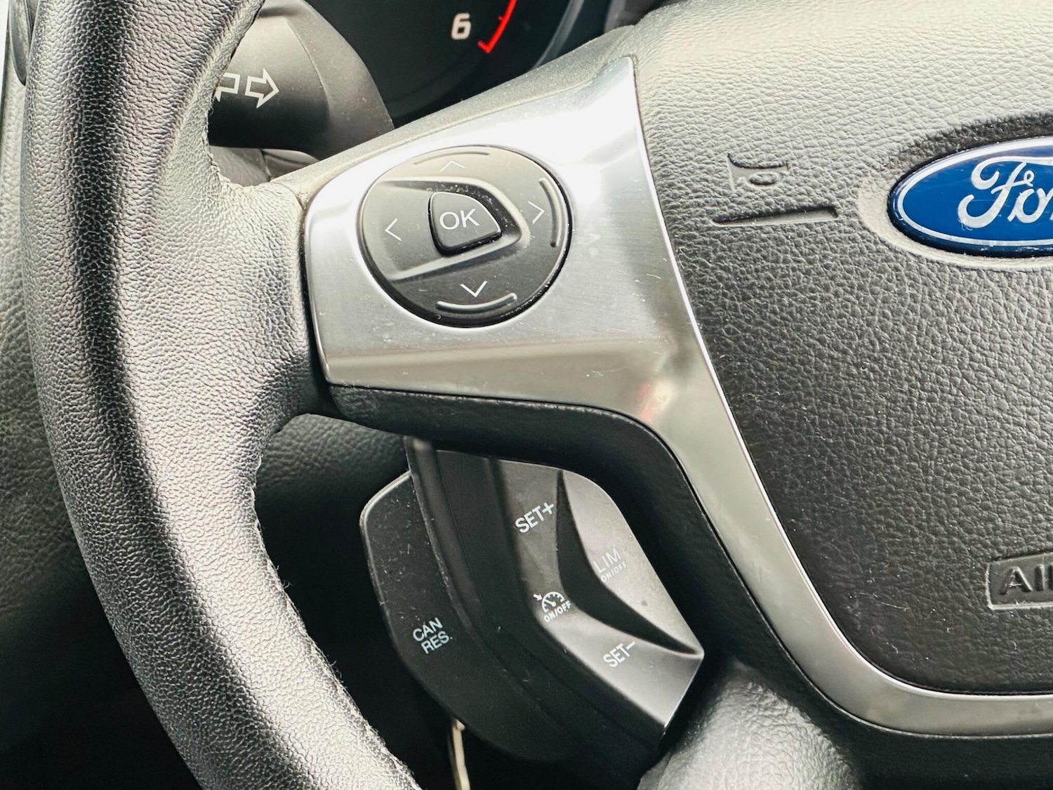 Used Ford Focus 2012 for sale - 76898619: Photo 22