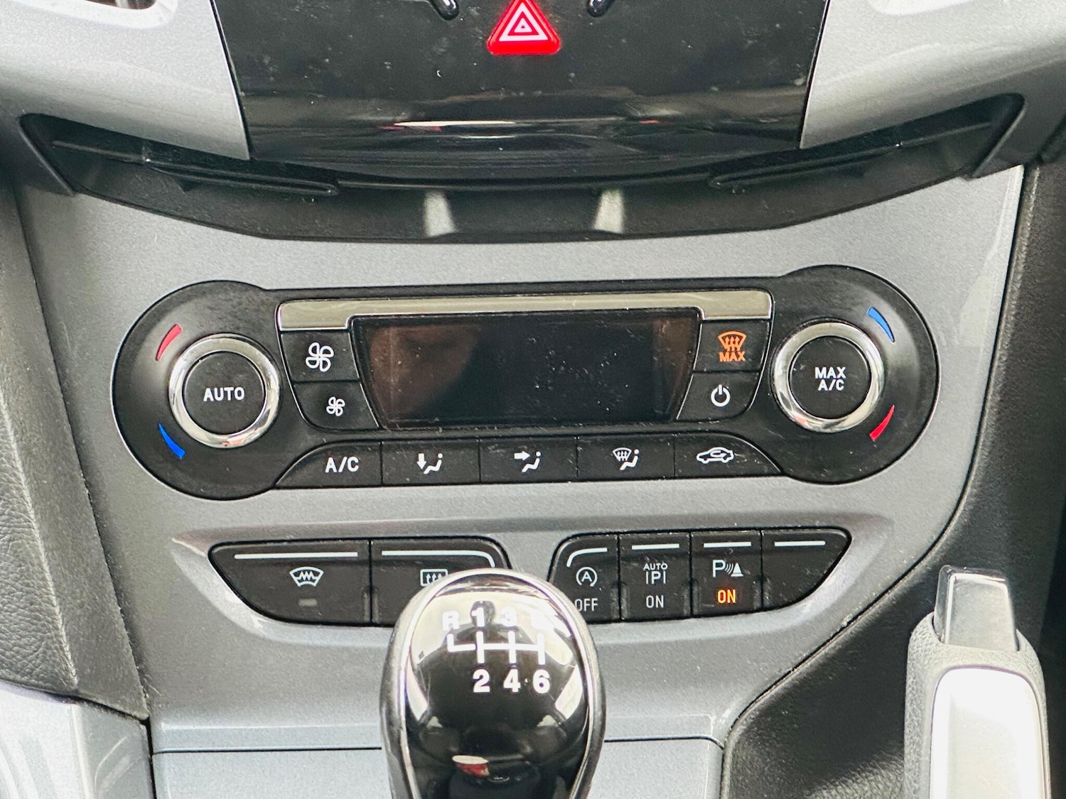 Used Ford Focus 2012 for sale - 76898619: Photo 24