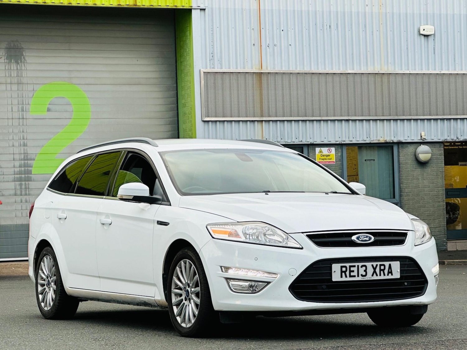 Used Ford Mondeo 2013 for sale - 76099176: Photo 2