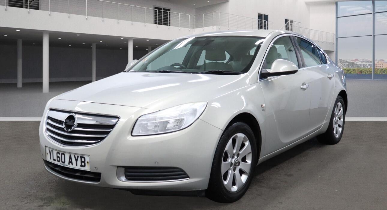 Used Vauxhall Insignia 2010 for sale - 77131786: Photo 2
