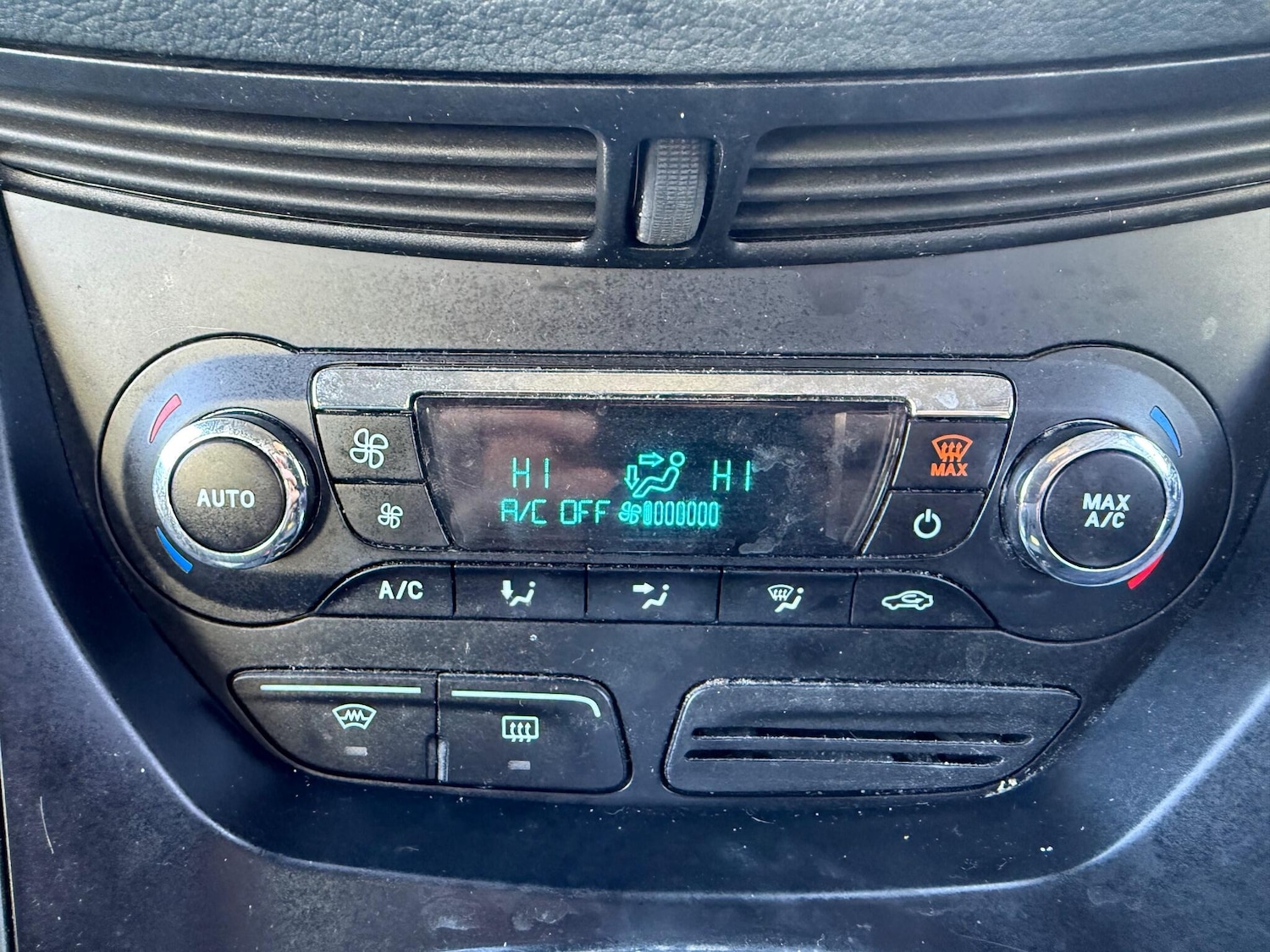 Used Ford Grand C-Max 2013 for sale - 76996468: Photo 25