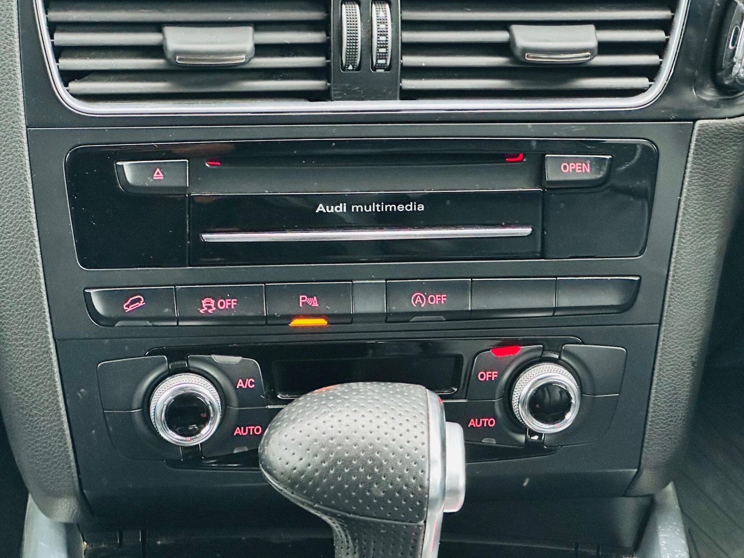 Used Audi Q5 2015 for sale - 76942542: Photo 19