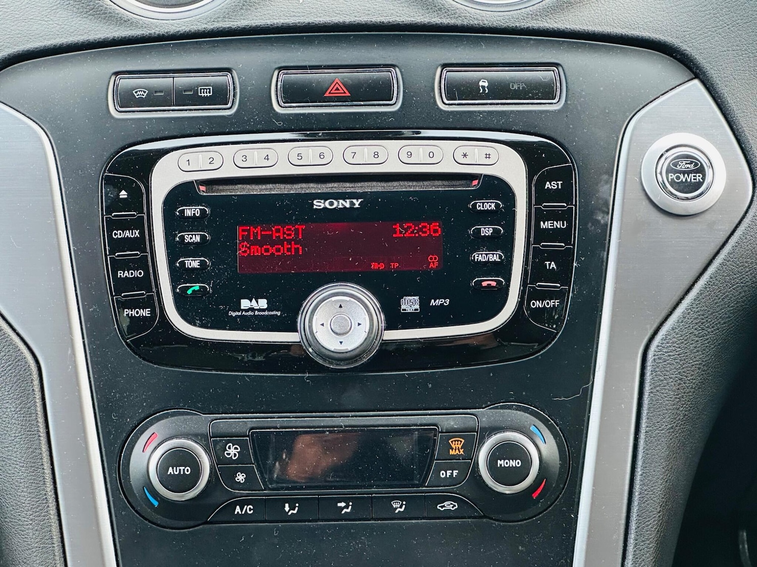 Used Ford Mondeo 2012 for sale - 76991929: Photo 18