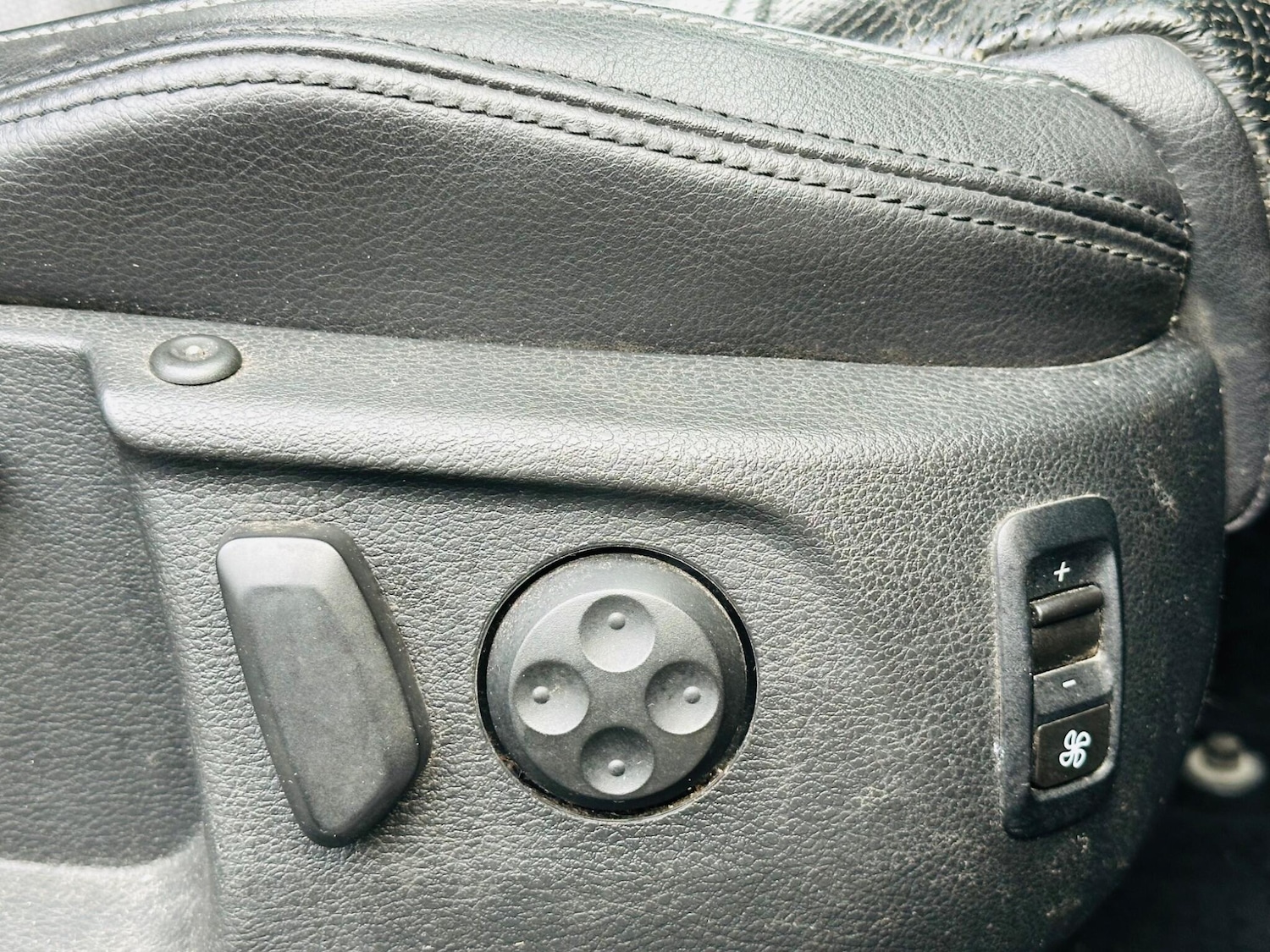 Used Volkswagen Passat 2011 for sale - 77166434: Photo 21