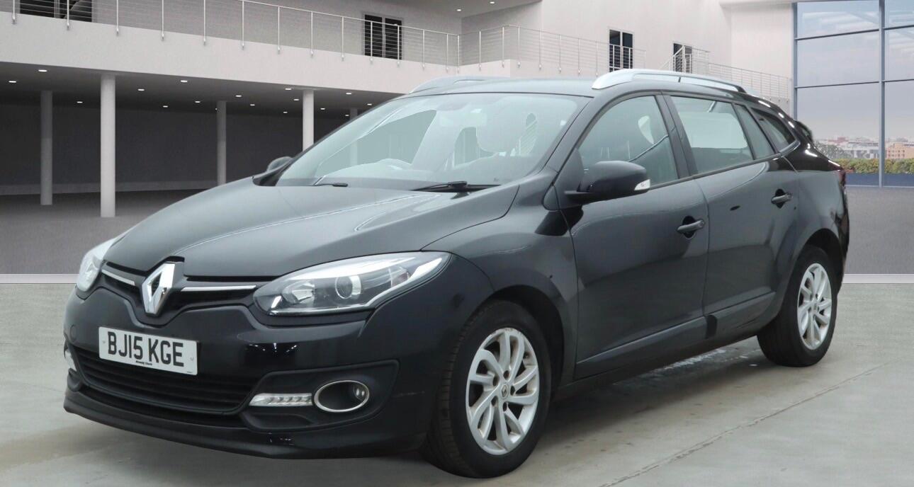 Used Renault Megane 2015 for sale - 77893059: Photo 2