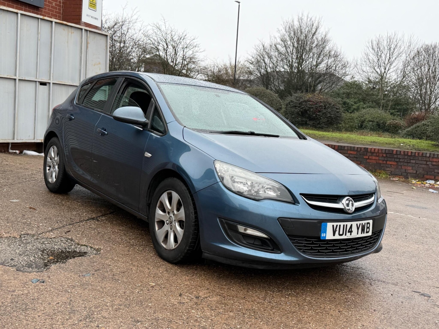 Used Vauxhall Astra 2014 for sale - 77242344: Photo 2