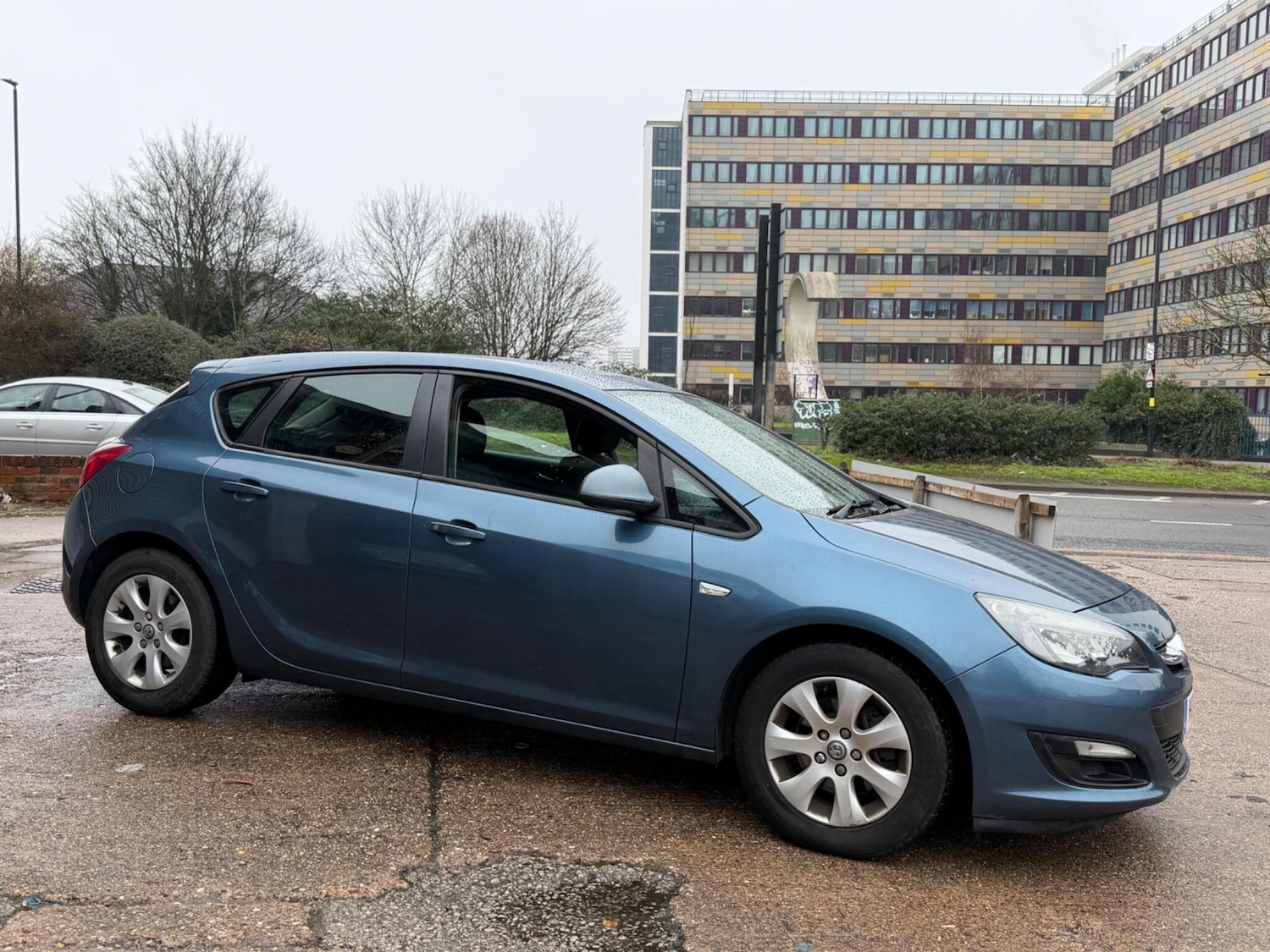 Used Vauxhall Astra 2014 for sale - 77242344: Photo 3