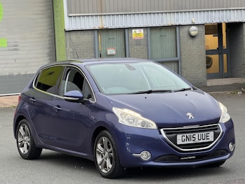 Peugeot - 208