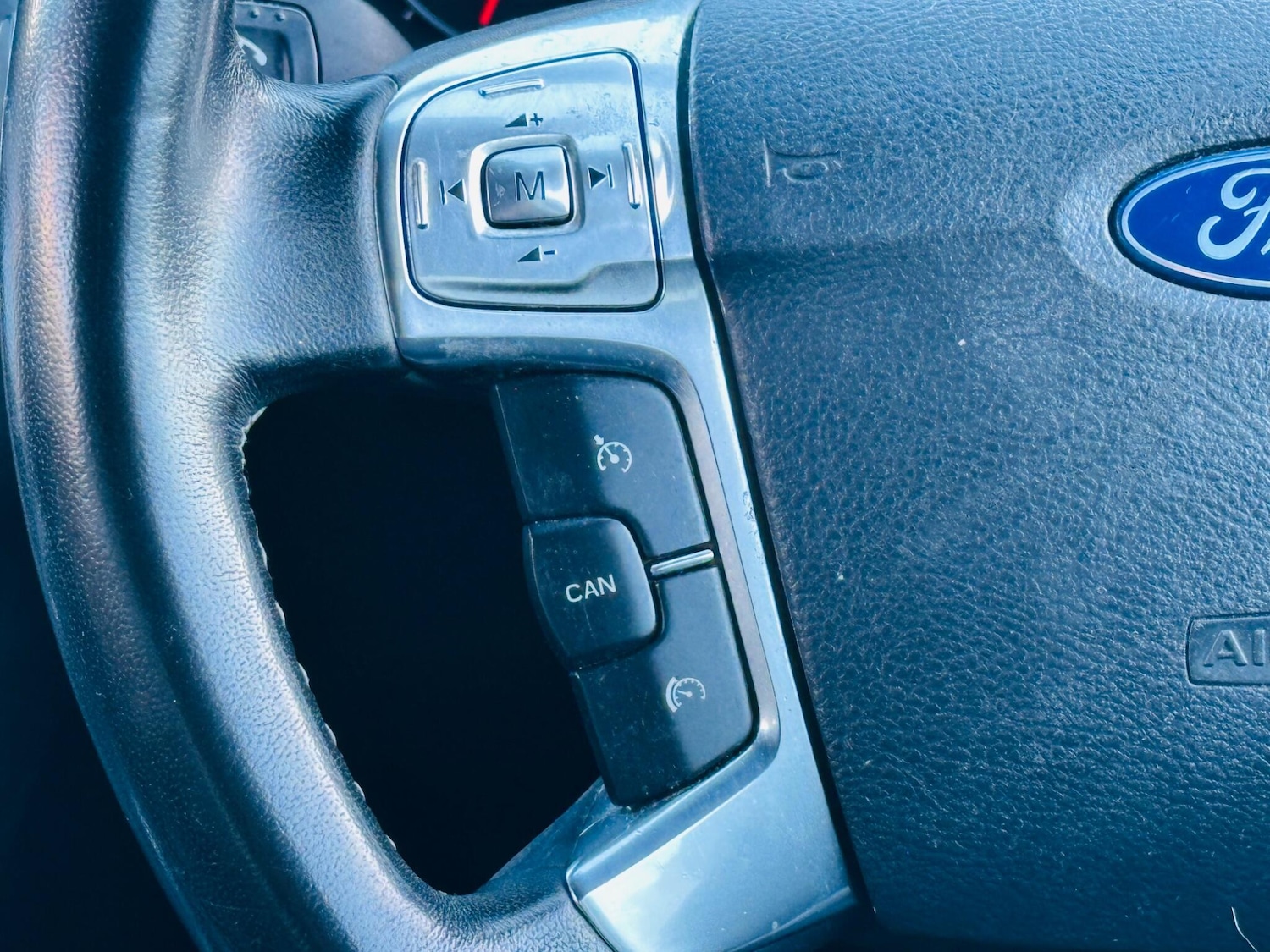 Used Ford Mondeo 2011 for sale - 76801315: Photo 24