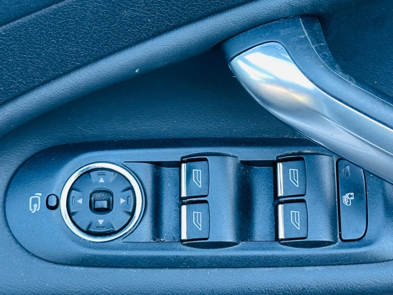 Used Ford Mondeo 2011 for sale - 76801315: Photo 26