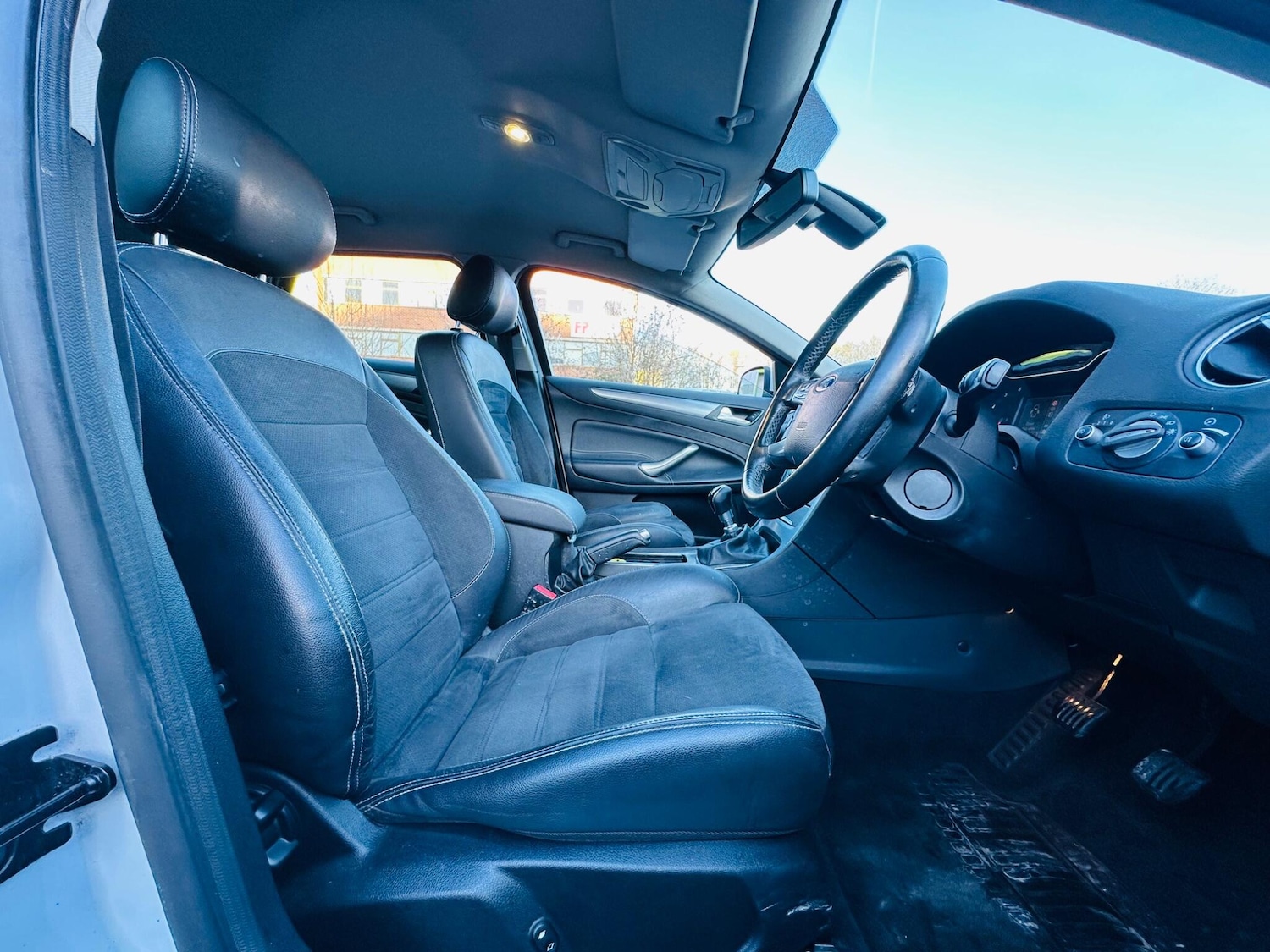 Used Ford Mondeo 2011 for sale - 76801315: Photo 27