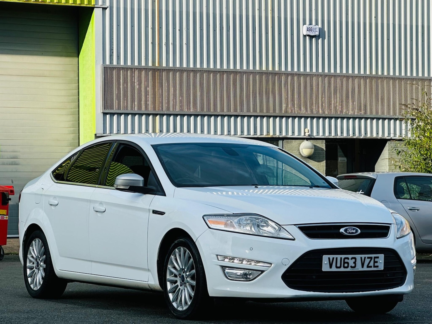 Used Ford Mondeo 2013 for sale - 76572194: Photo 2