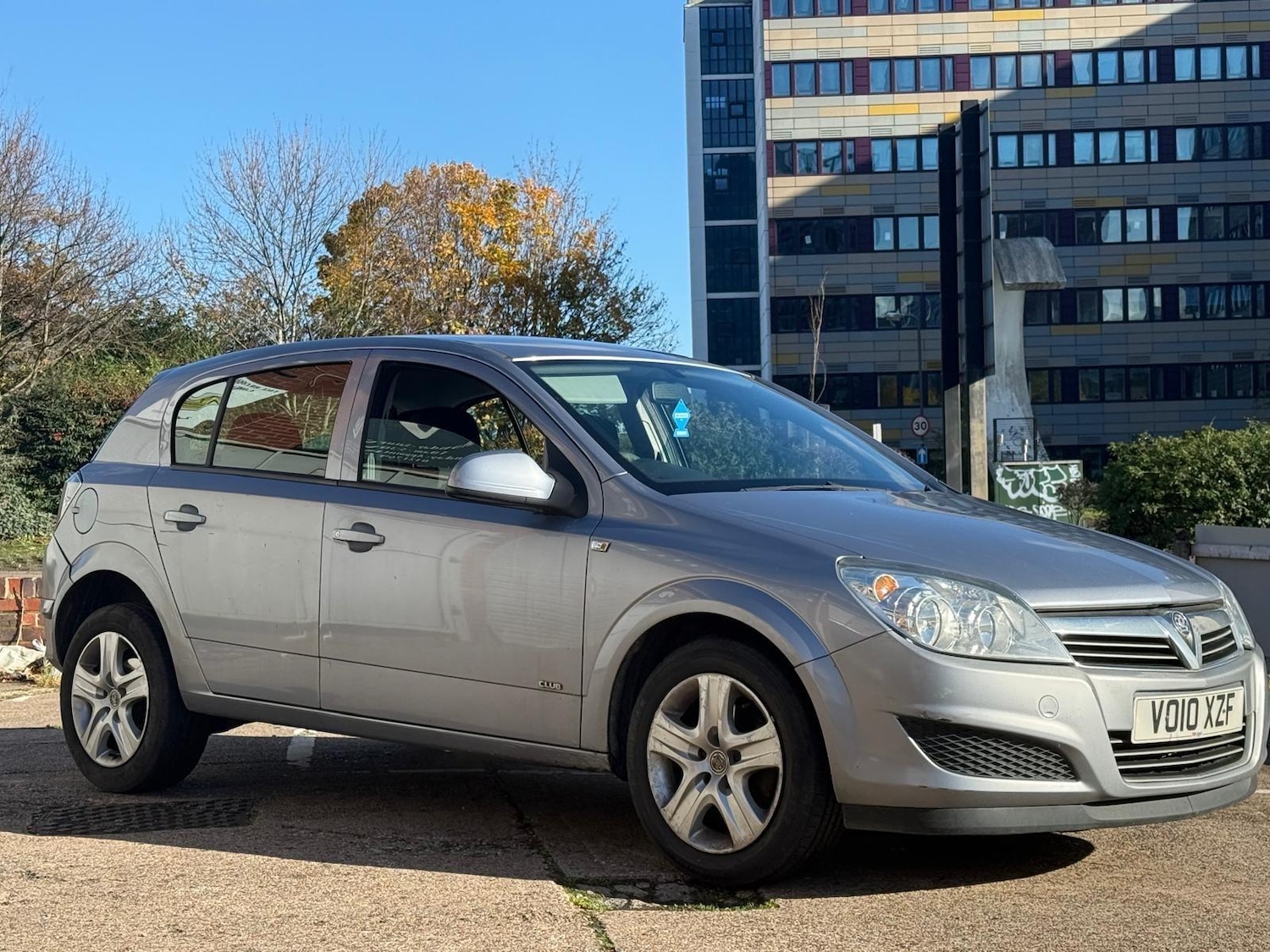 Used Vauxhall Astra 2010 for sale - 76446739: Photo 1