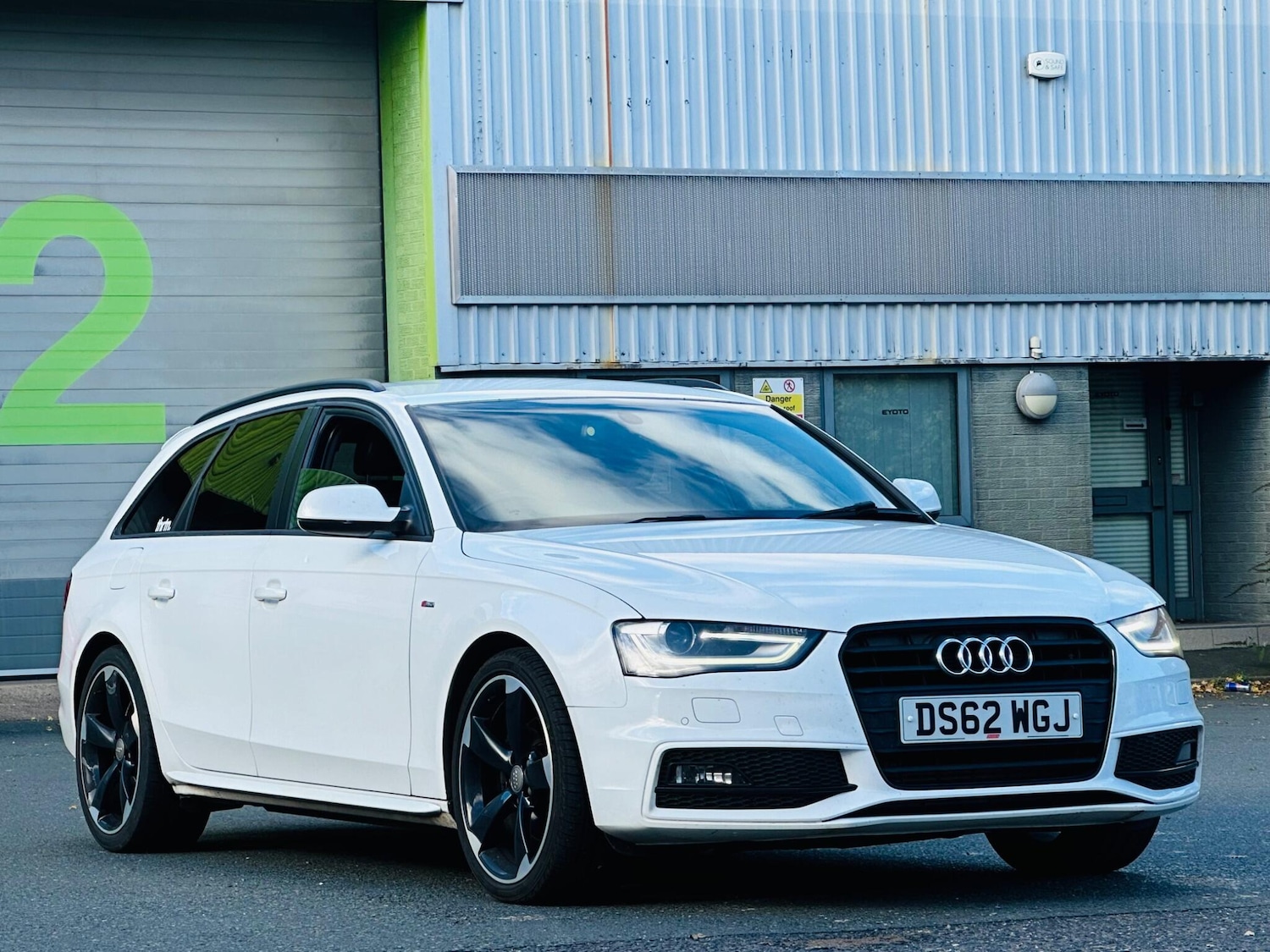 Used Audi A4 Avant 2013 for sale - 76440623: Photo 2