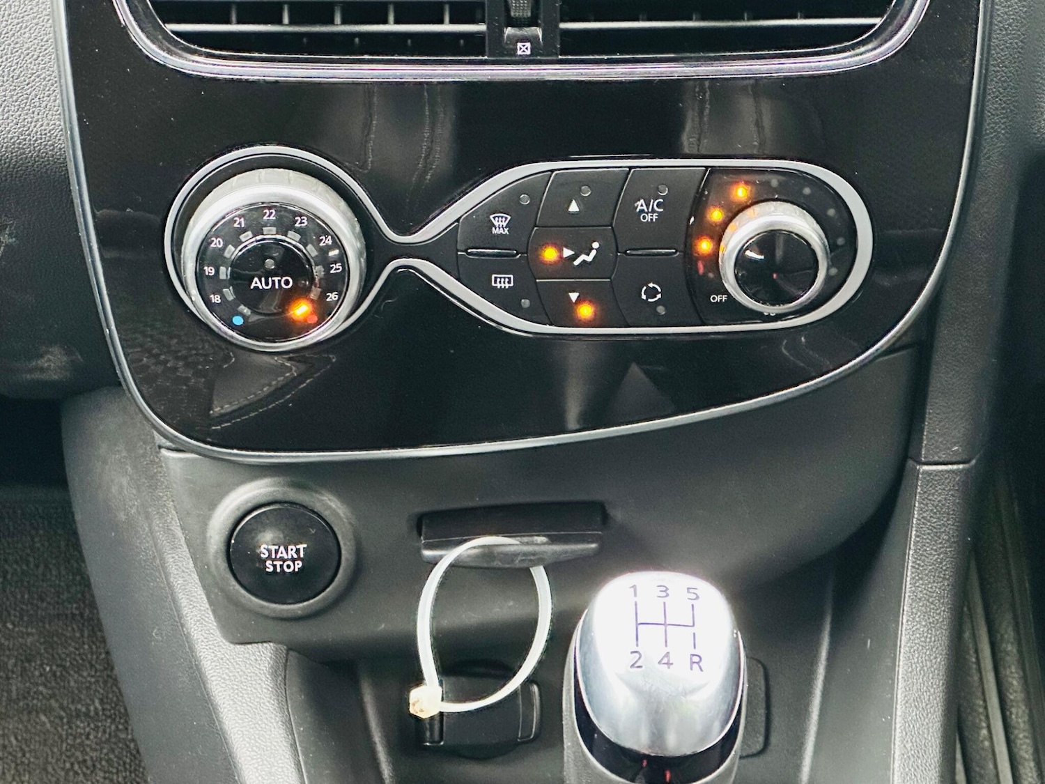 Used Renault Clio 2019 for sale - 77143761: Photo 20