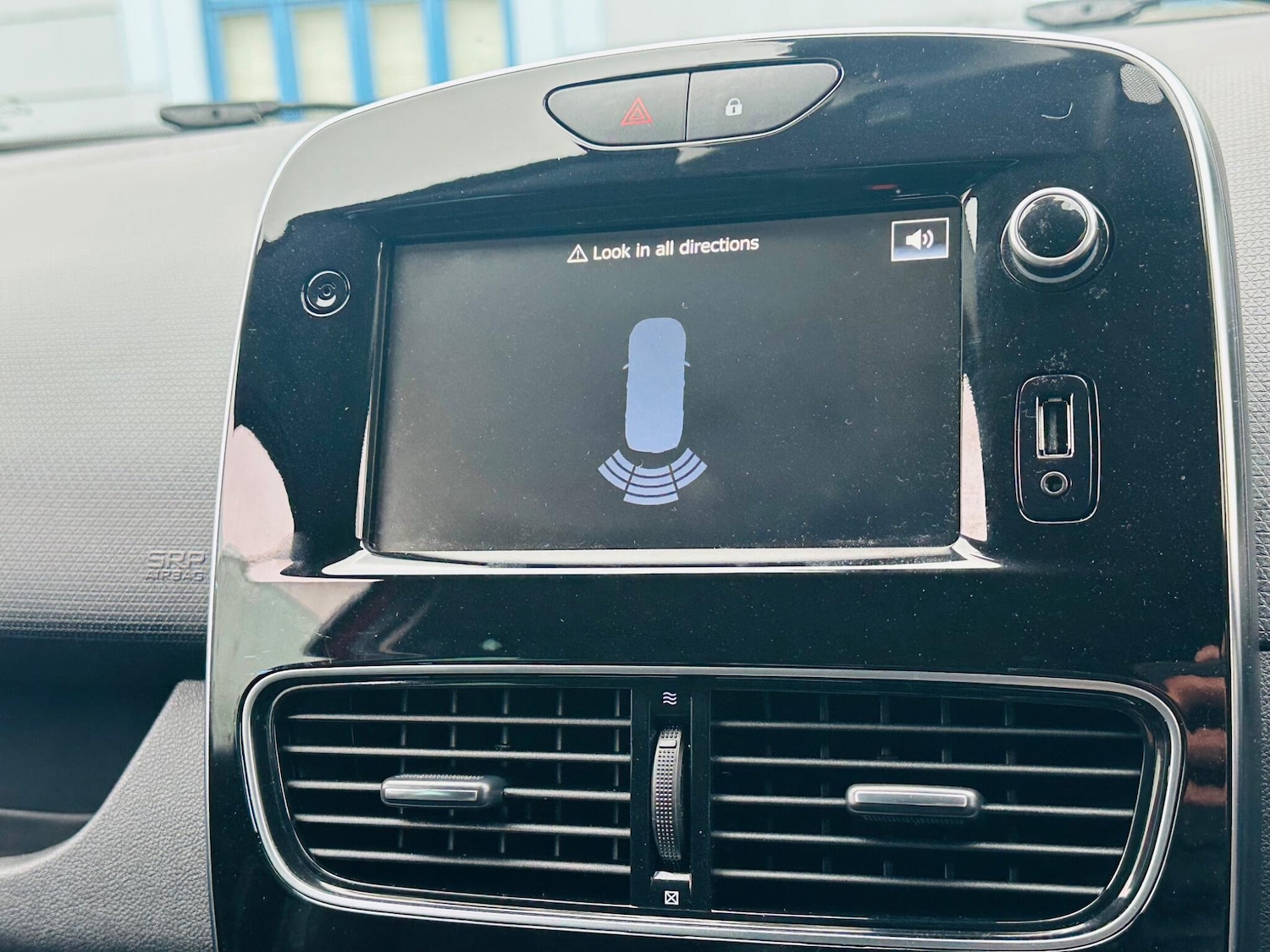 Used Renault Clio 2019 for sale - 77143761: Photo 30