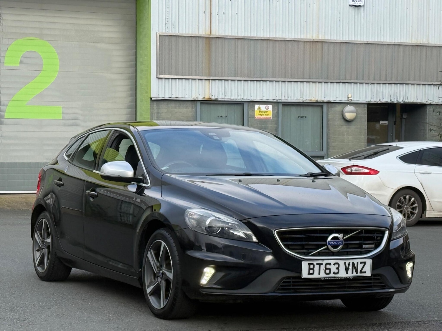 Used Volvo V40 2014 for sale - 77696566: Photo 2