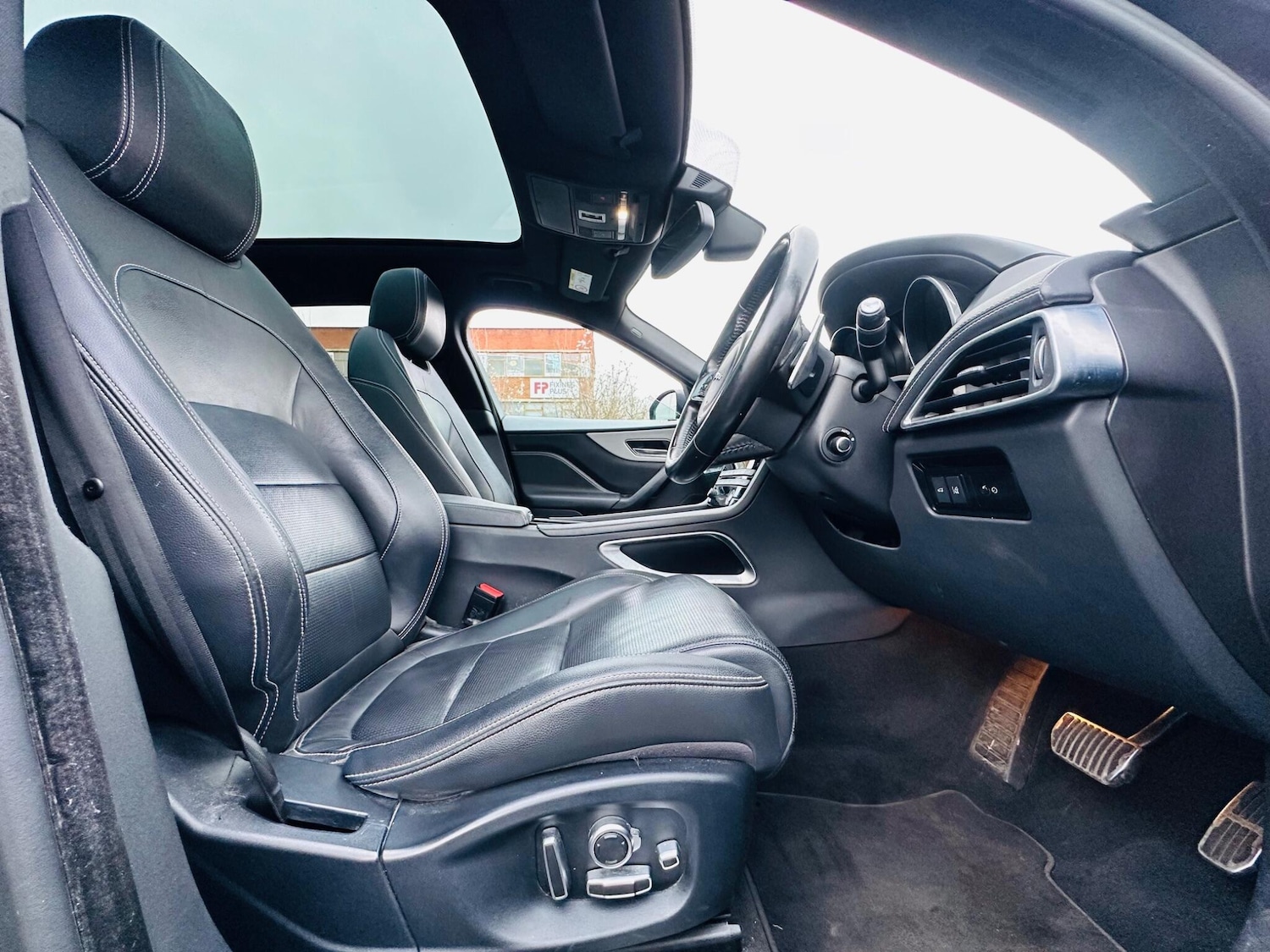 Used Jaguar F-Pace 2017 for sale - 77054054: Photo 30