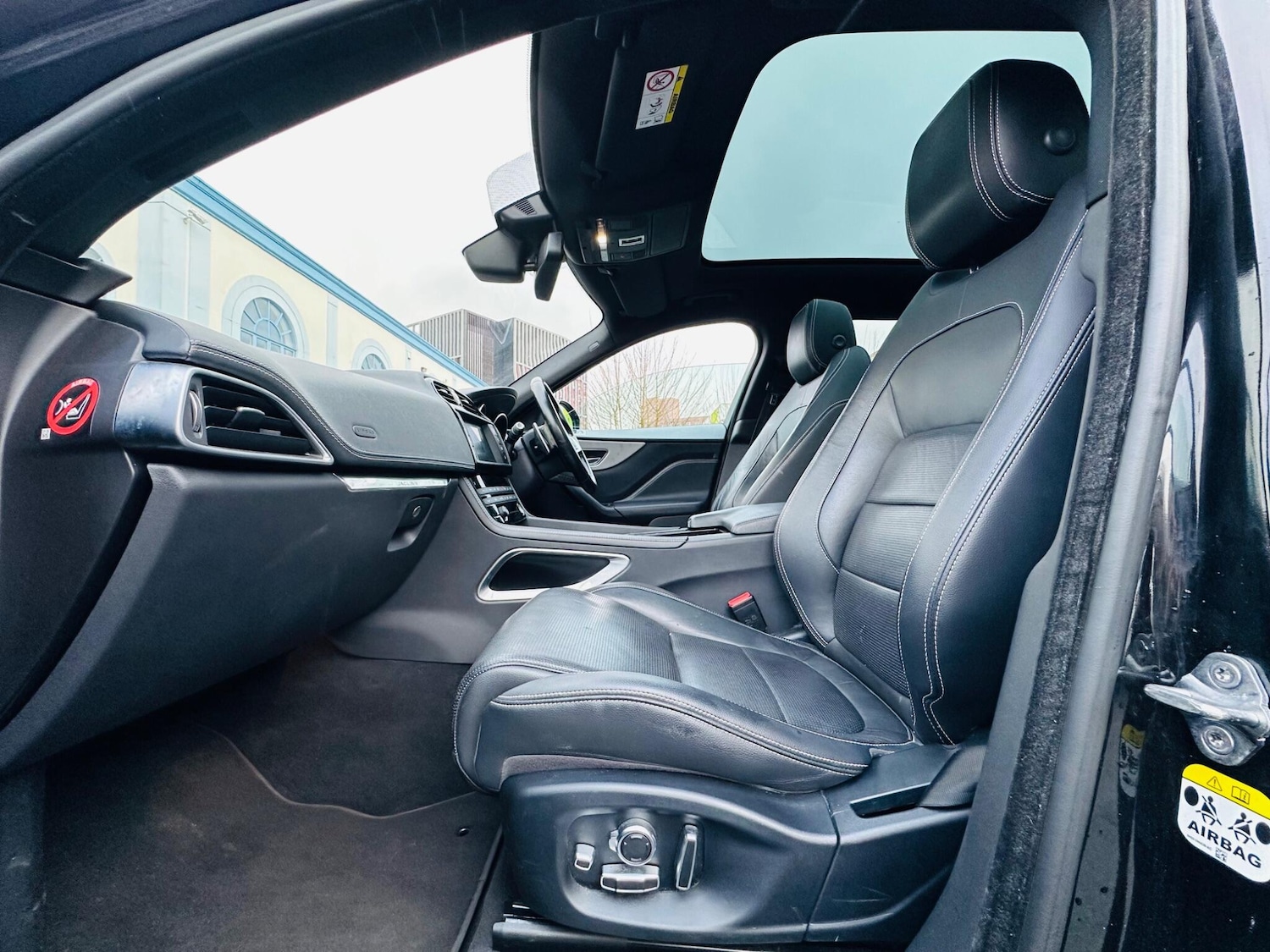 Used Jaguar F-Pace 2017 for sale - 77054054: Photo 9