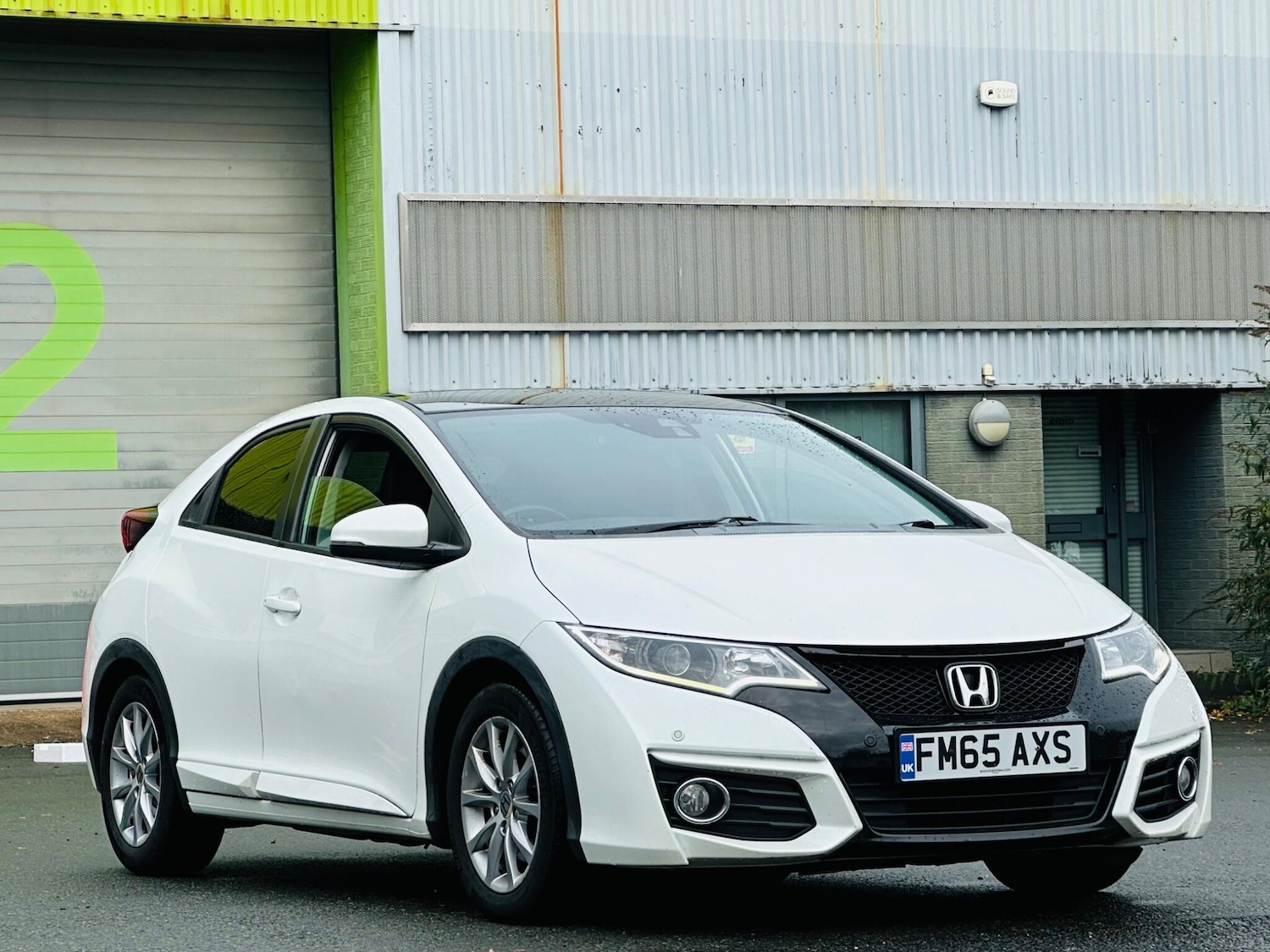 Used Honda Civic 2016 for sale - 76349080: Photo 2