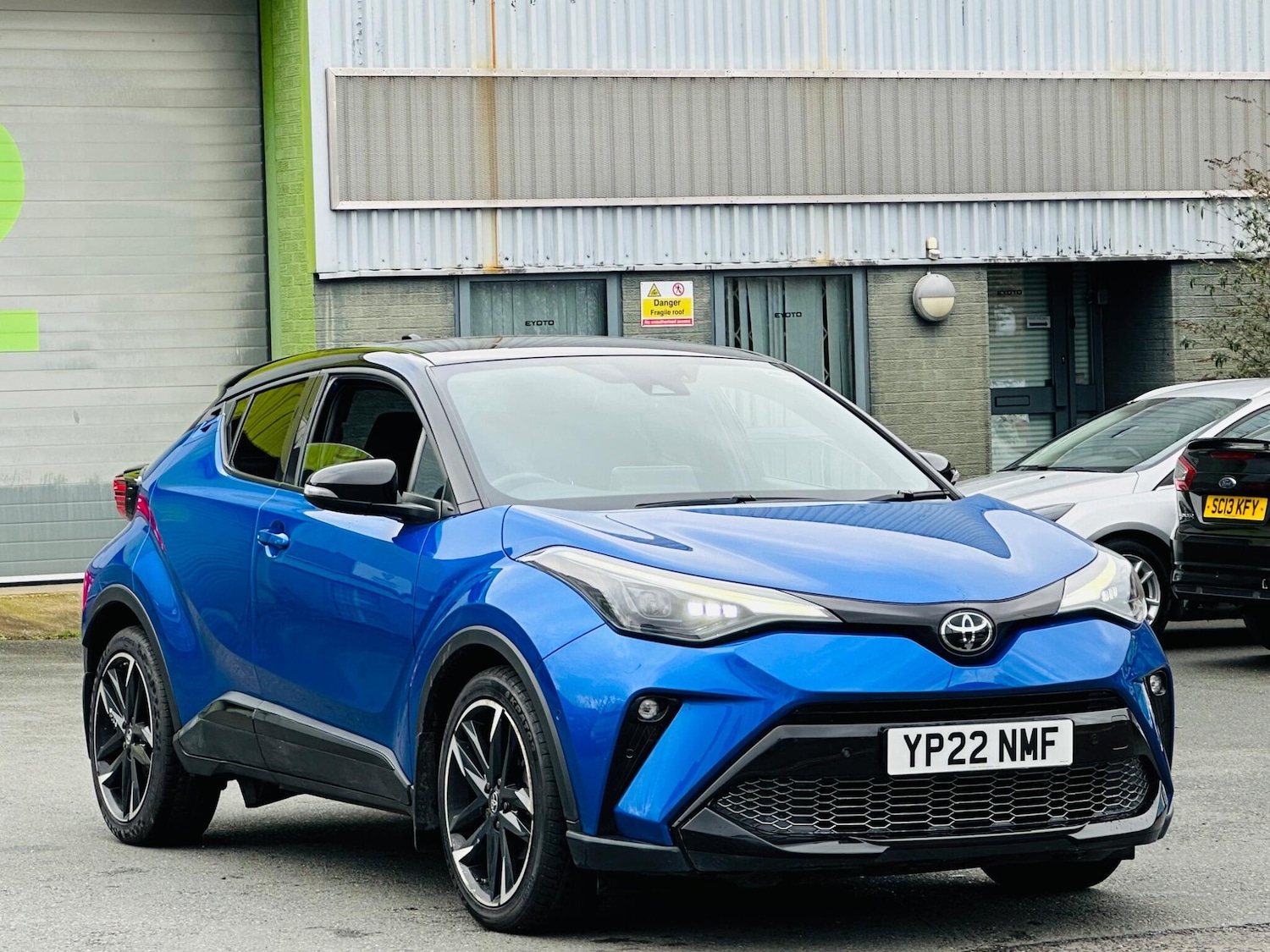 Used Toyota C-HR 2022 for sale - 77625978: Photo 1