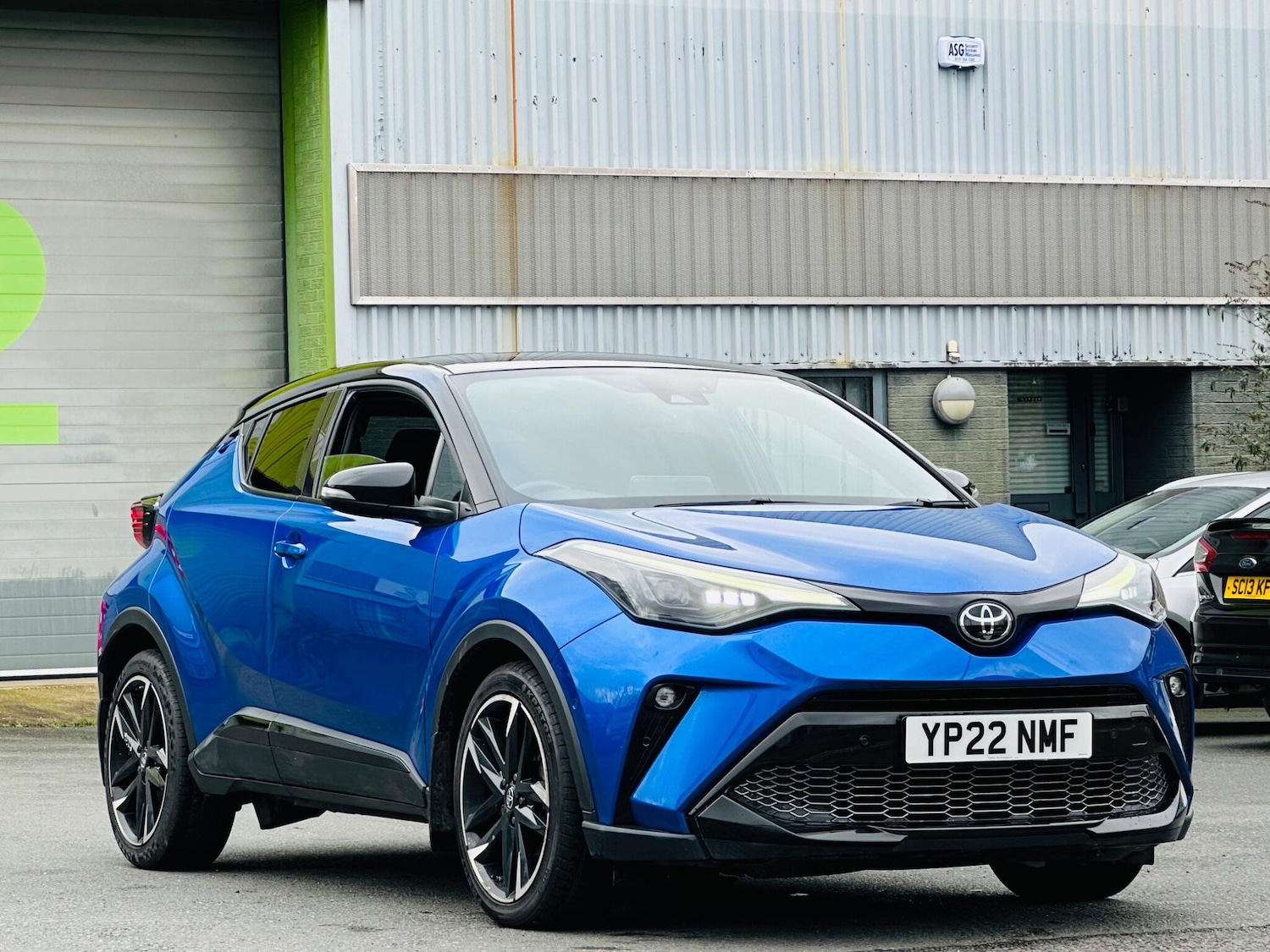 Used Toyota C-HR 2022 for sale - 77625978: Photo 2