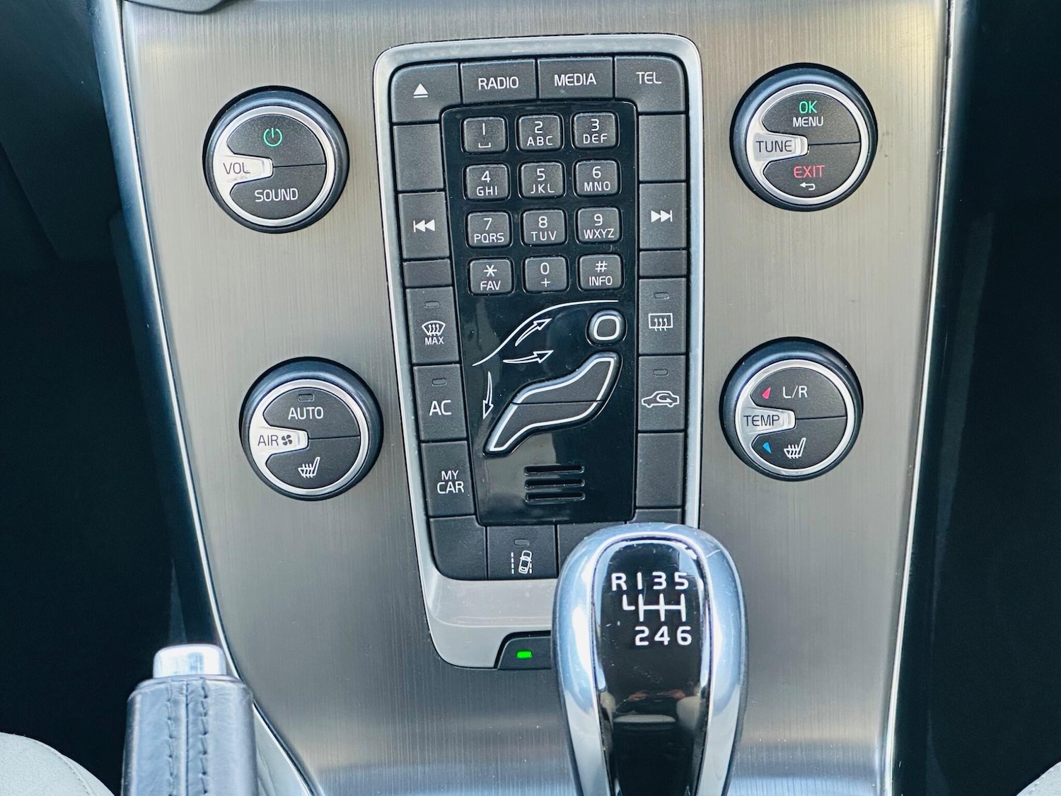 Used Volvo V40 2014 for sale - 76572276: Photo 19