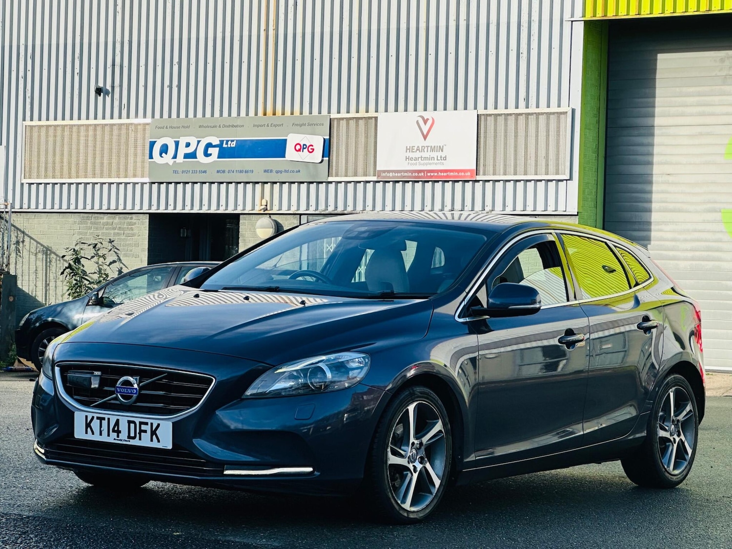 Used Volvo V40 2014 for sale - 76572276: Photo 4