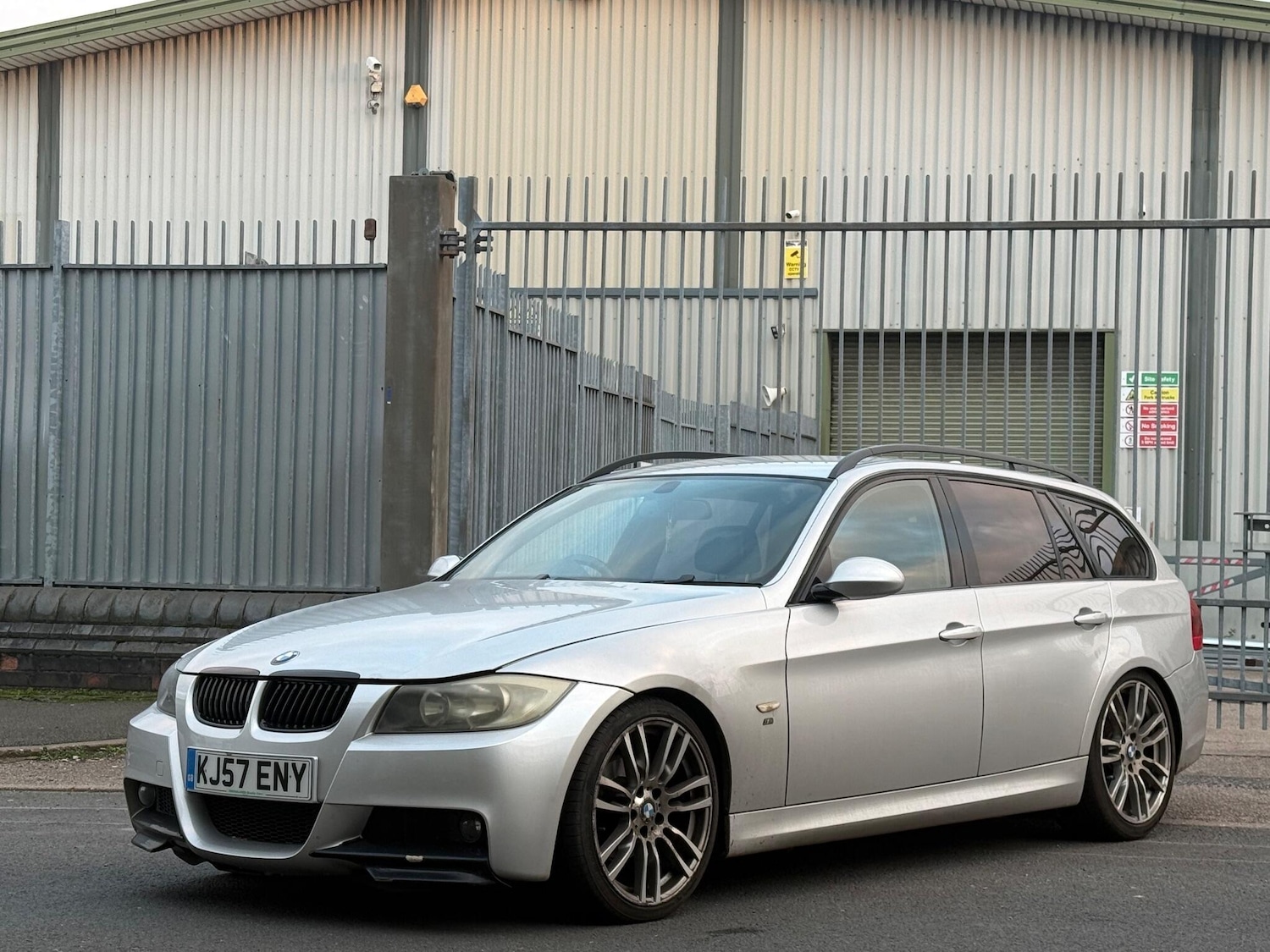 Used BMW 3 Series 2007 for sale - 77050226: Photo 2