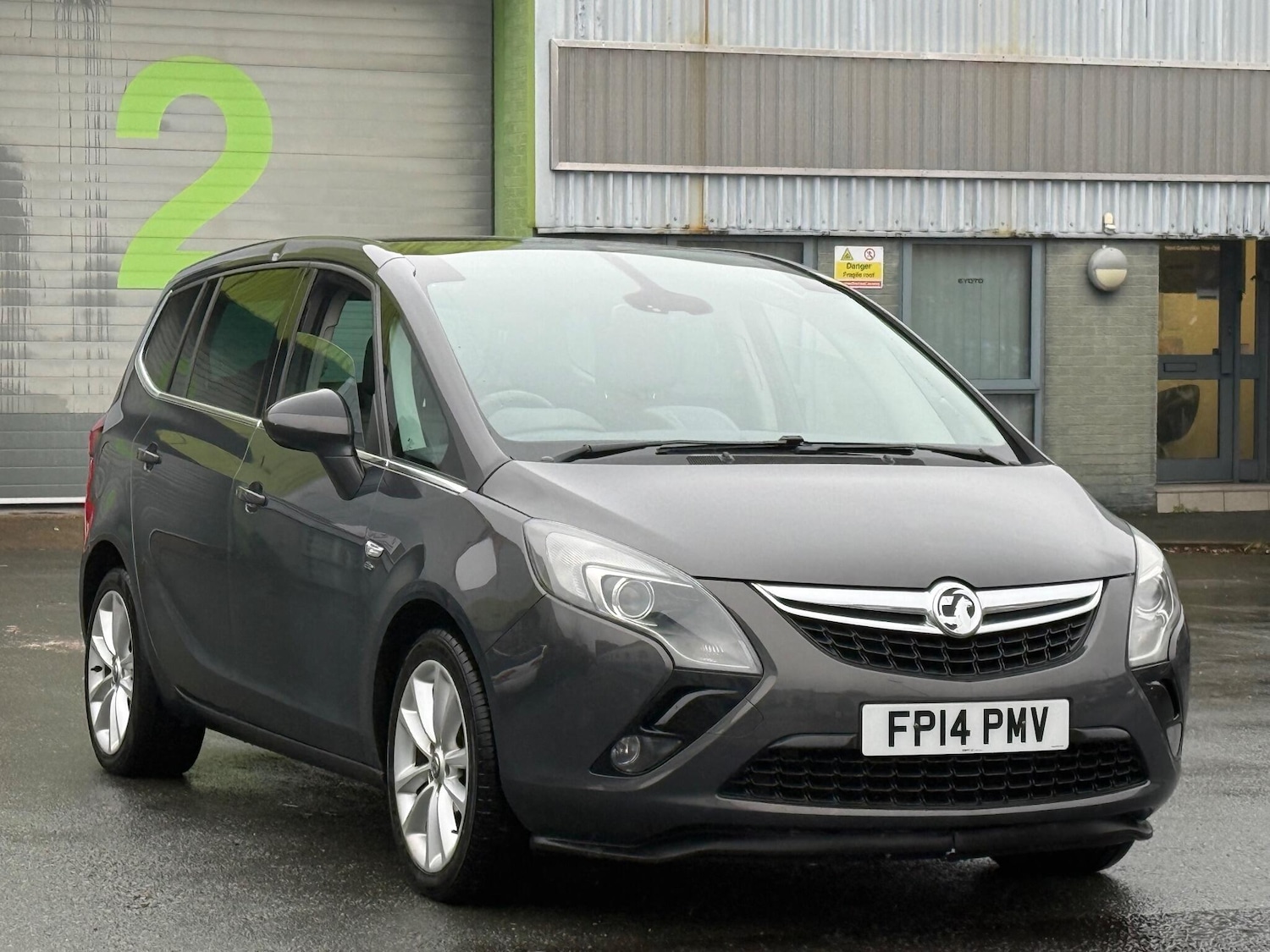 Used Vauxhall Zafira Tourer 2014 for sale - 76965490: Photo 2