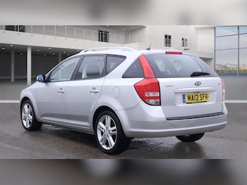 Used Kia Ceed 2013 for sale - 76597476: Photo