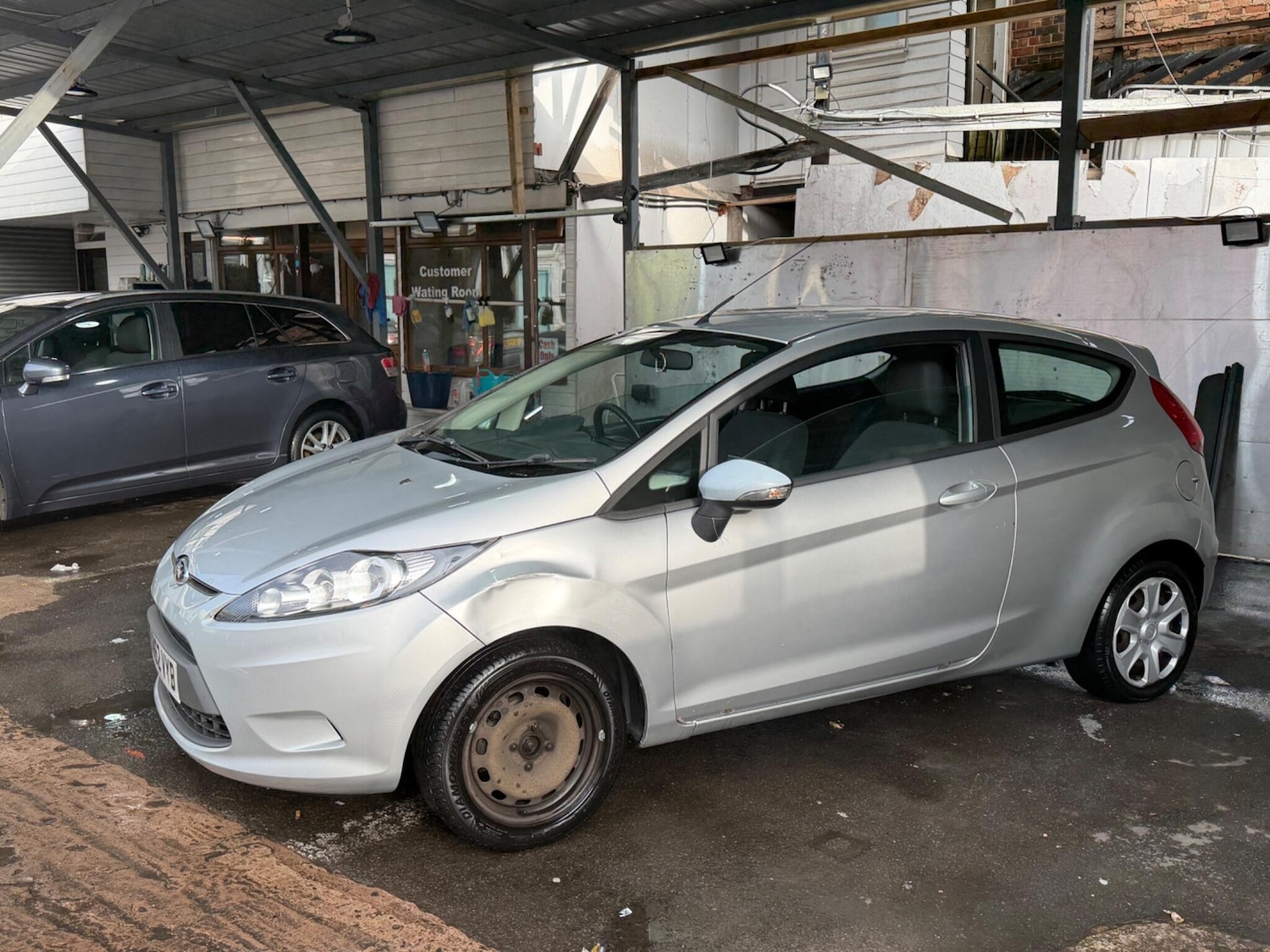 Used Ford Fiesta 2012 for sale - 77439651: Photo 4