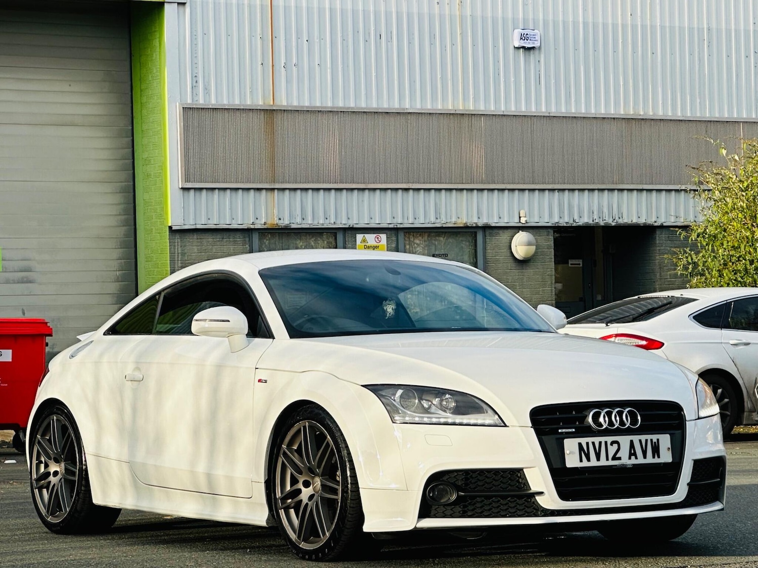 Used Audi TT 2012 for sale - 76666908: Photo 2
