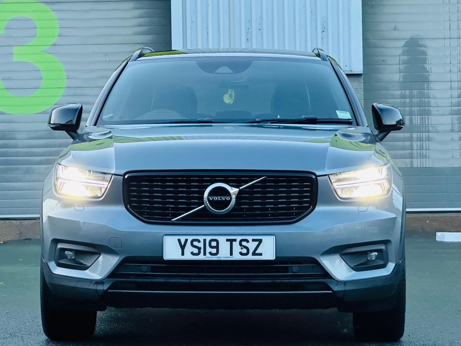 Used Volvo XC40 2019 for sale - 76370327: Photo 3