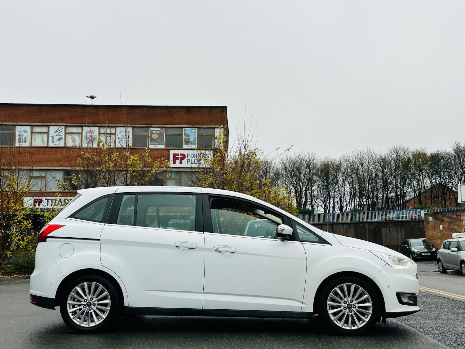 Used Ford Grand C-Max 2016 for sale - 76990468: Photo 15