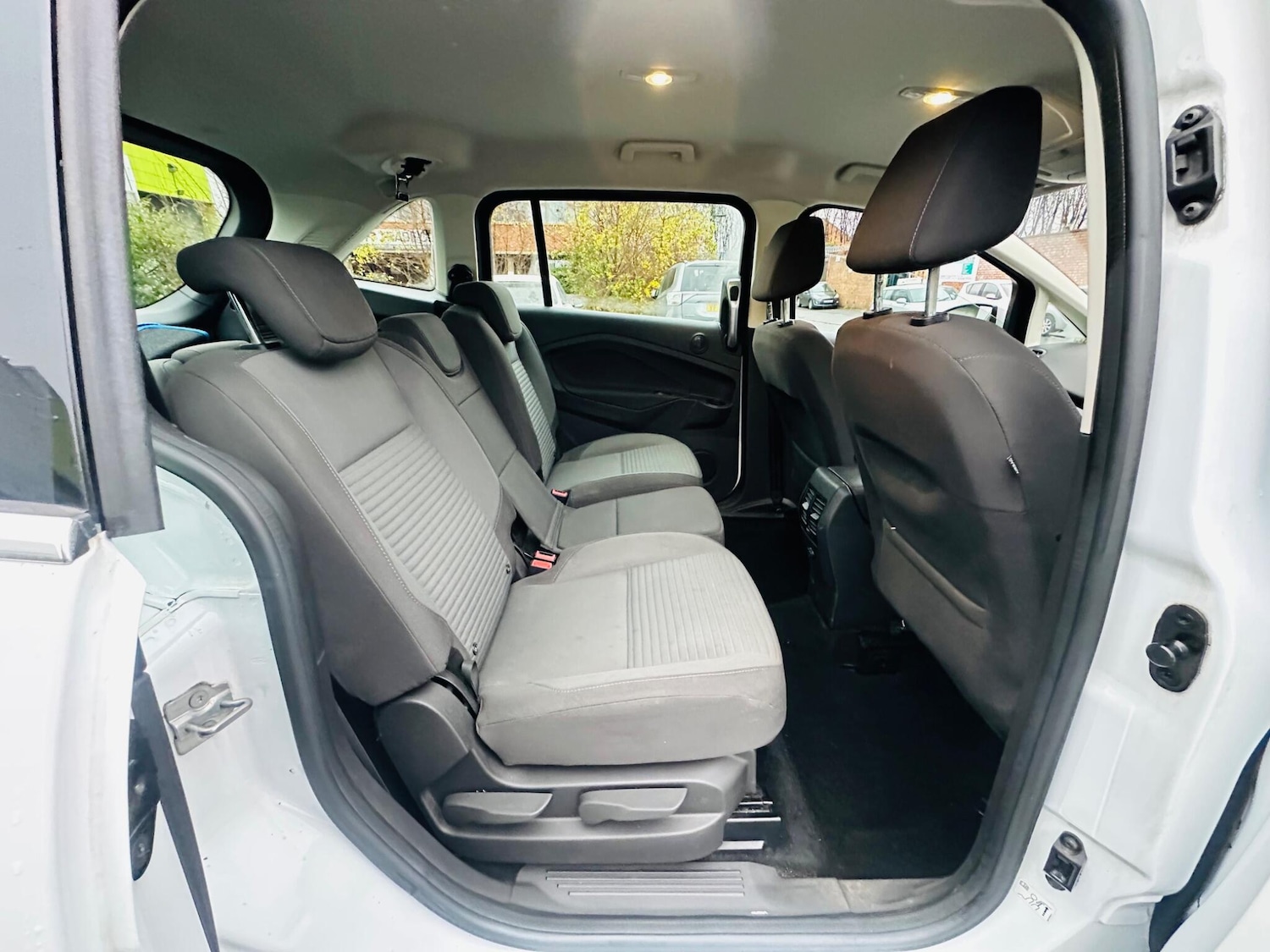 Used Ford Grand C-Max 2016 for sale - 76990468: Photo 20