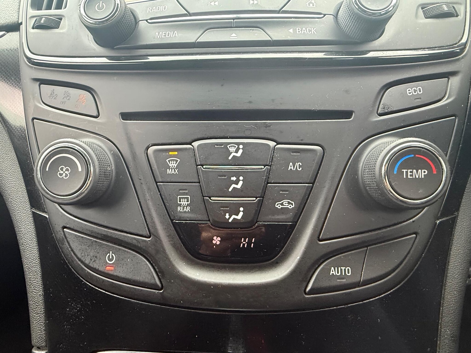 Used Vauxhall Insignia 2015 for sale - 76702128: Photo 24