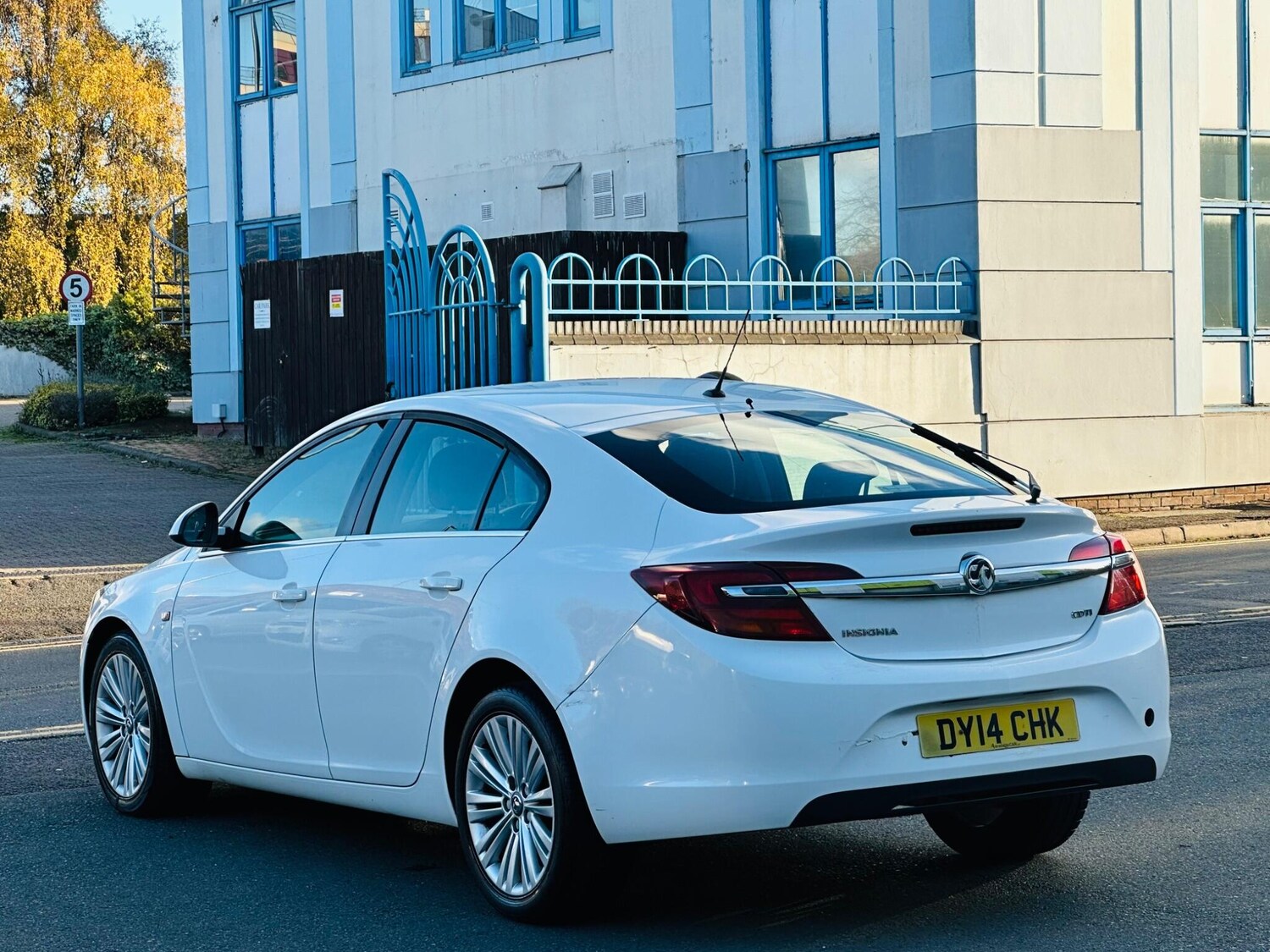 Used Vauxhall Insignia 2014 for sale - 76348811: Photo 11