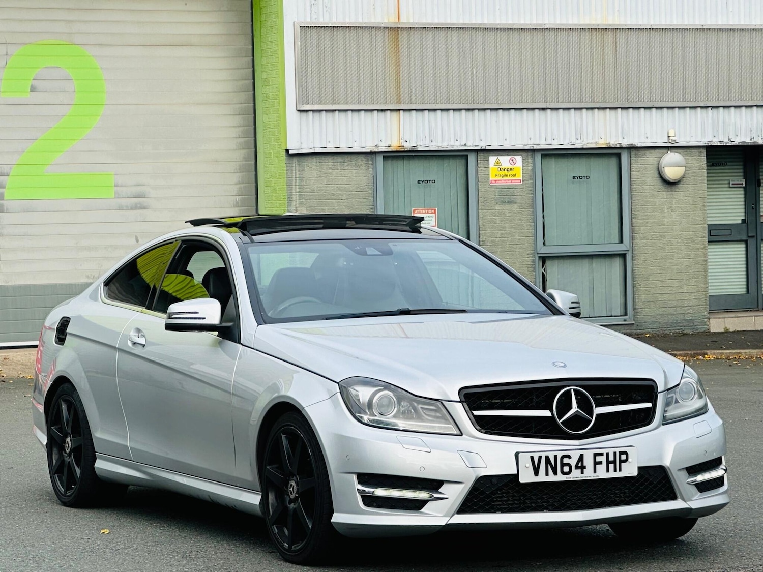 Used Mercedes-Benz C Class 2014 for sale - 76349064: Photo 1