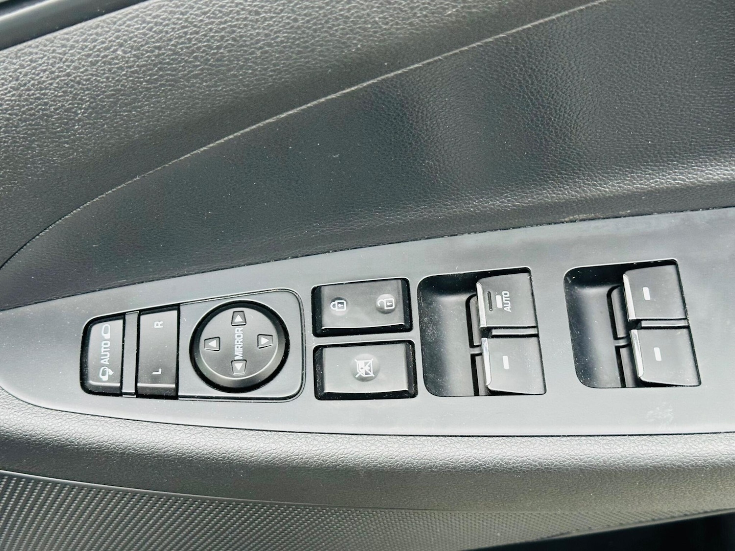 Used Hyundai TUCSON 2017 for sale - 76099394: Photo 31