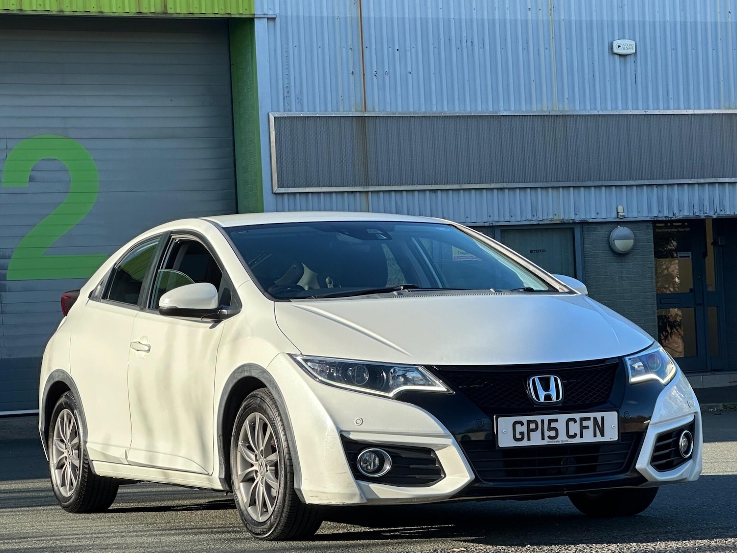 Used Honda Civic 2015 for sale - 76189129: Photo 2