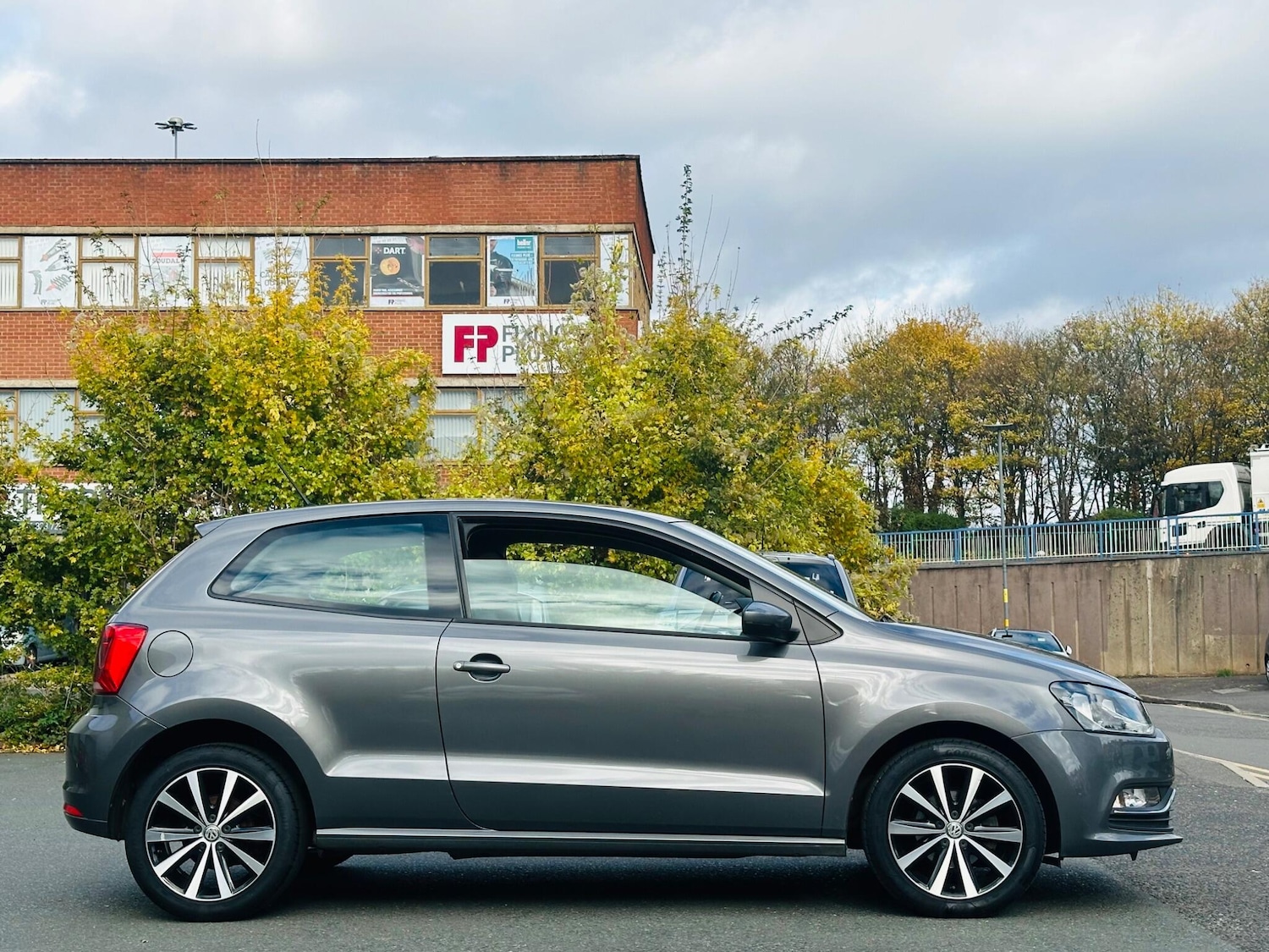 Used Volkswagen Polo 2014 for sale - 76349110: Photo 14