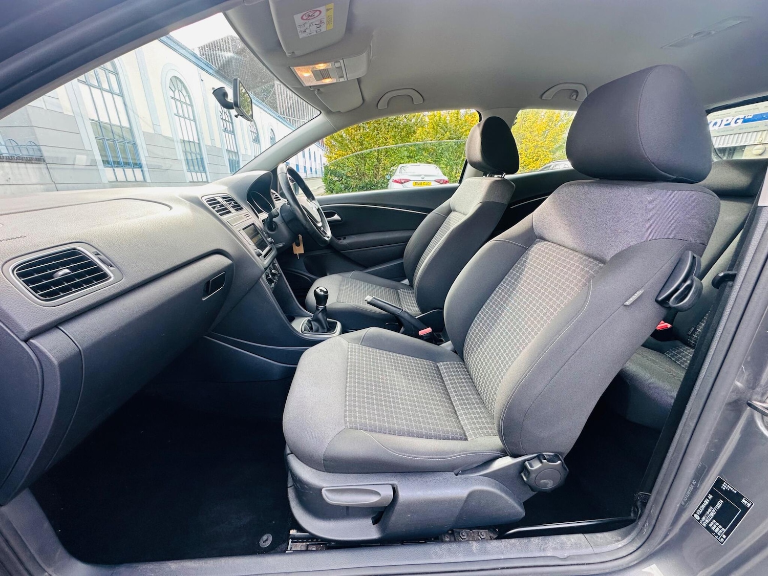 Used Volkswagen Polo 2014 for sale - 76349110: Photo 9